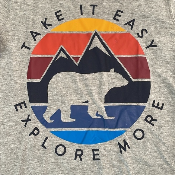 George New NWT Long Sleeve Grey Explorer Polar Bear Mountain T-Shirt Boy XL - Picture 2 of 4
